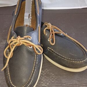 Sperry Dark Blue Boat Shoes with Light Brown Laces